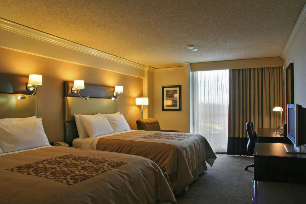 Hotel Sandman Vancouver Airport