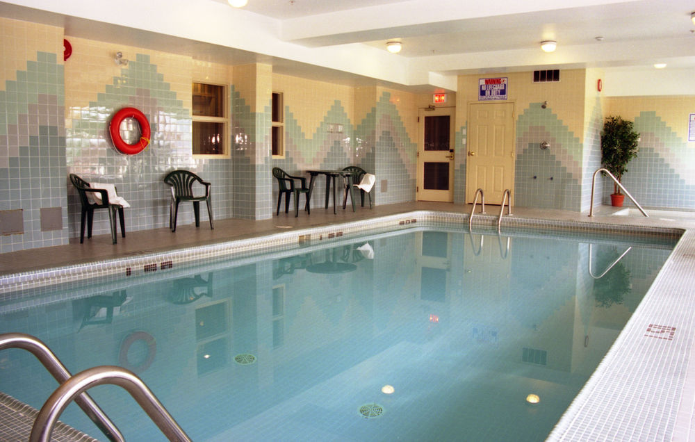 Sandman Vancouver Airport Hotel 3*